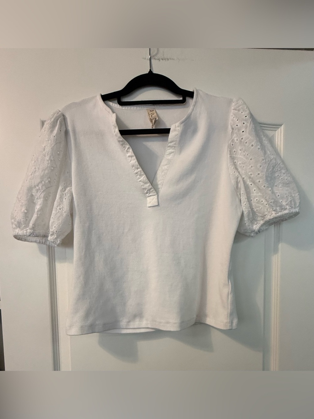 dolan Anthropologie White Eyelet Puff Sleeve Split-Neck Top
